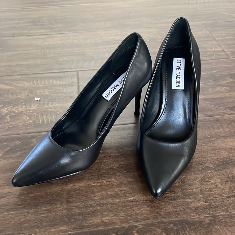 Steve Madden black heels